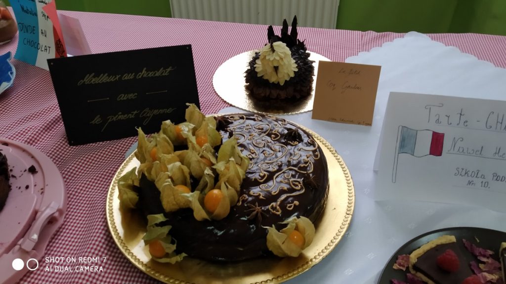 Zdjęcie przedstawia ciasto francuskie - I oraz II miejsce w konkursie " Gastronomia francuska"
