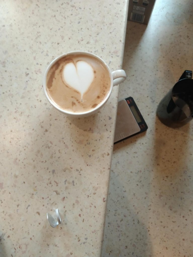 Zdjęcie - kawa w filiżance wzór serce